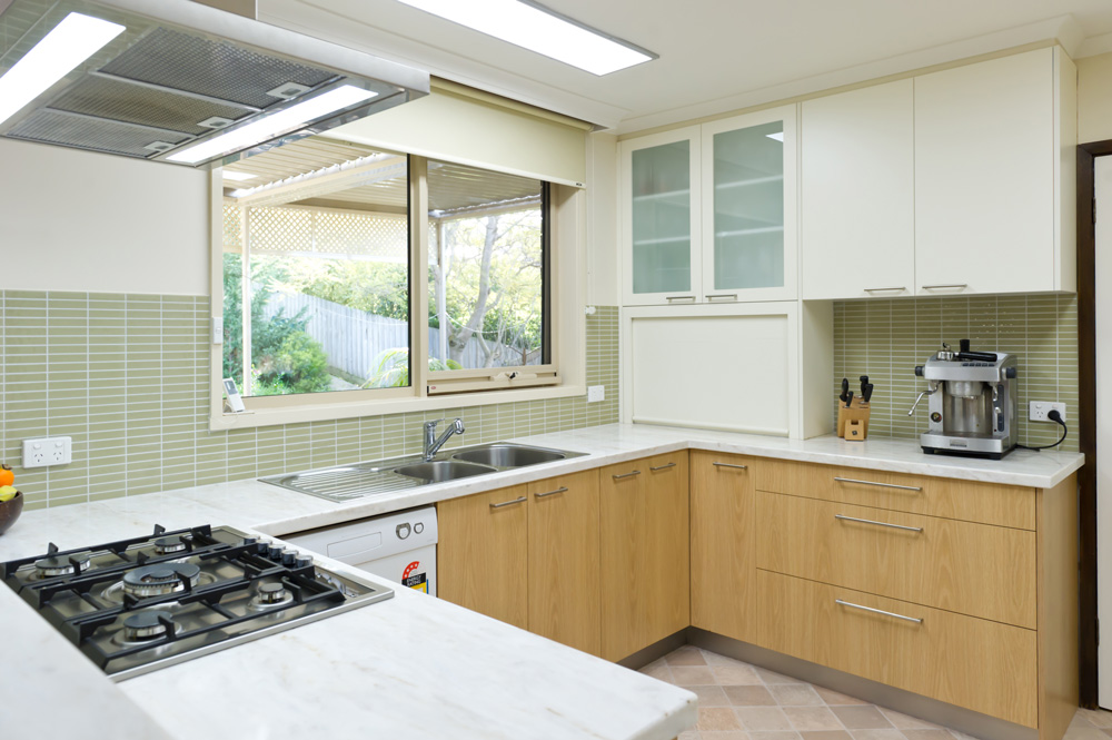 Kitchen renovation<br>stunning simplicity