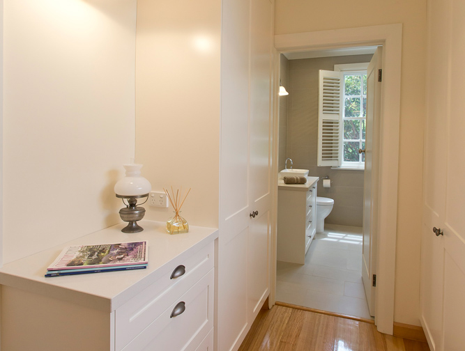 Wardrobe renovation<br>walk on through