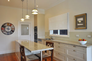 hog-bristle-two-pack-shaker-gloss-granite-benchtop-glass-splashback-miele-wall-oven-clemson-pendant-light-kitchen-update